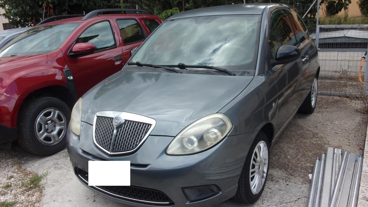 Lancia Ypsilon 1.2 69 CV Unyca