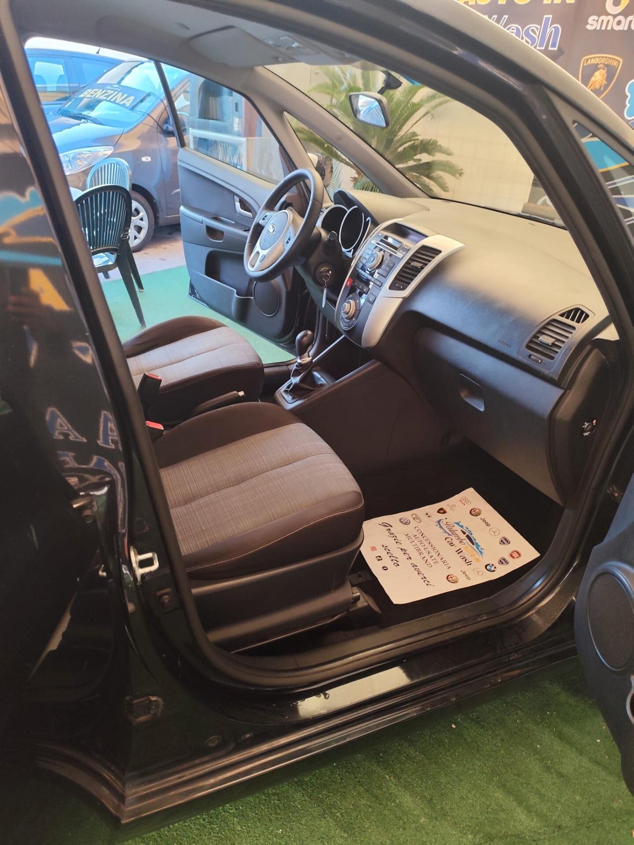 Kia Venga 1.4 CRDi 90CV CROSSOVER