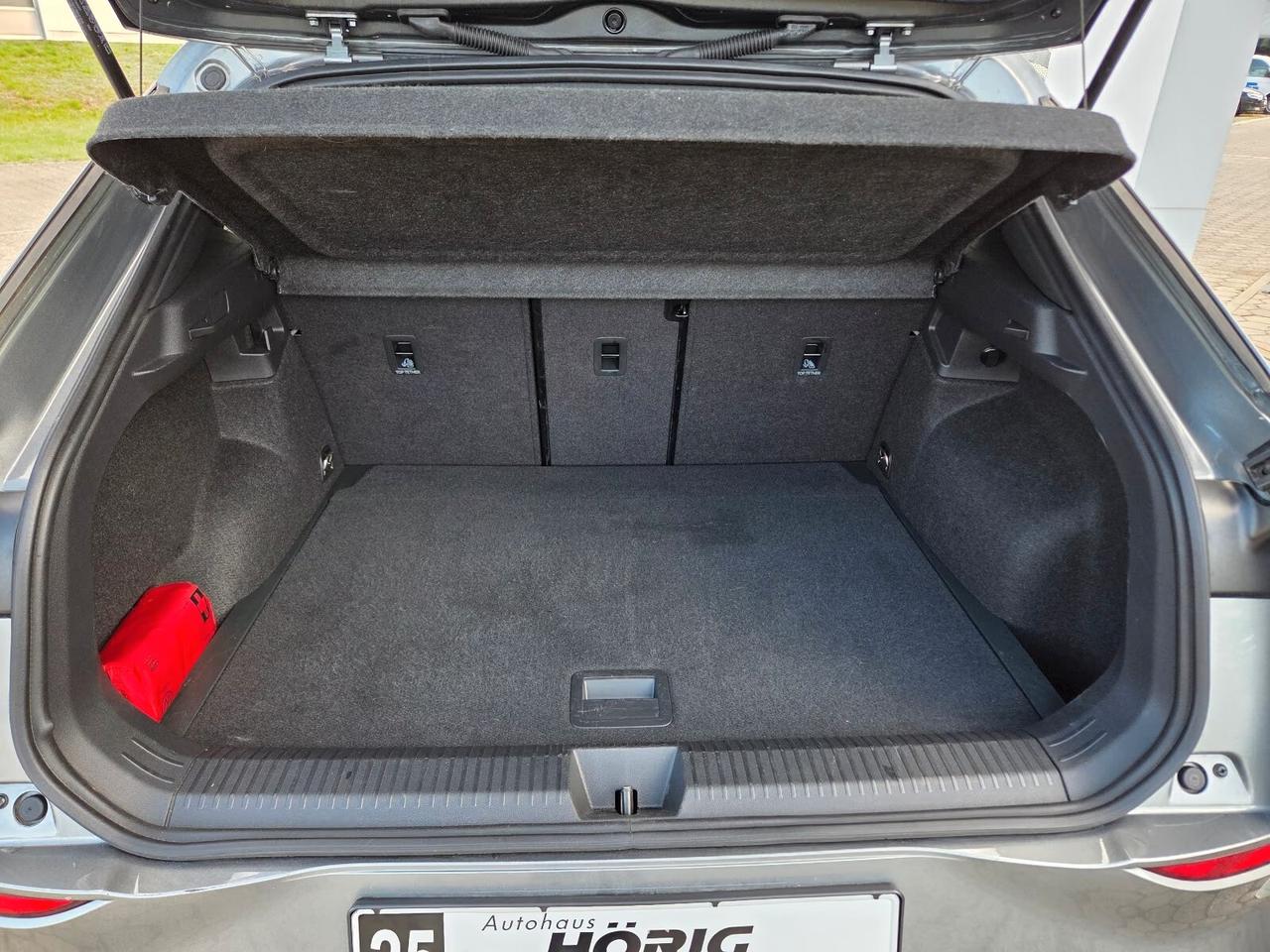 VOLKSWAGEN*T-ROC* 1.5*TSI*DSG*R-LINE*KAMERA*18"*AMBIENT-LIGHT*LED*