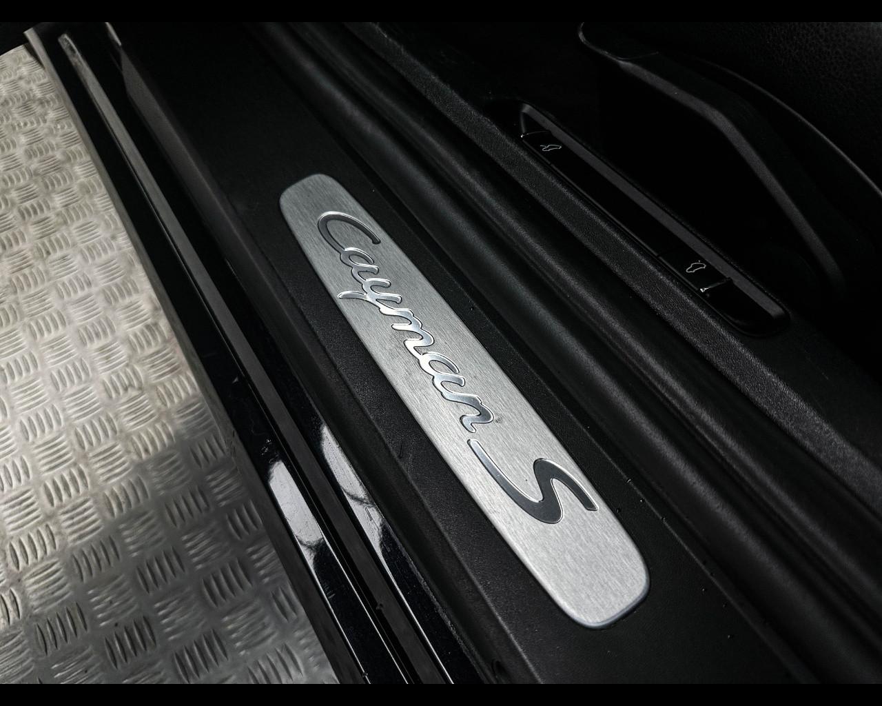 PORSCHE 718 Cayman 2.5 S