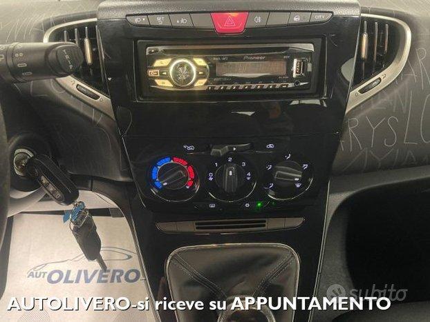 LANCIA Ypsilon 1.2 69 CV 5 porte BICOLOR-UNIPRO
