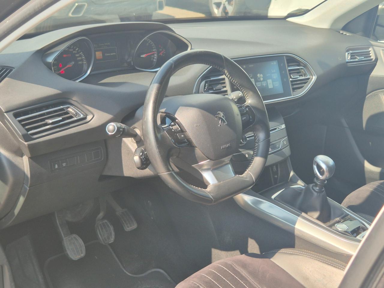 Peugeot 308 BlueHDi 120 S&S Allure