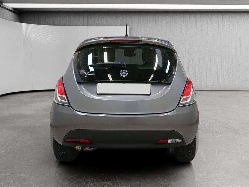 Lancia Ypsilon 1.2 8v Silver 69cv