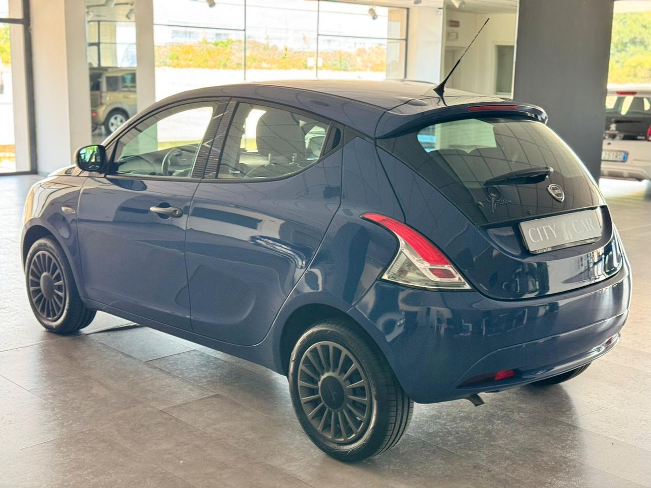 Lancia Ypsilon 1.2 69 CV 5 porte Mya