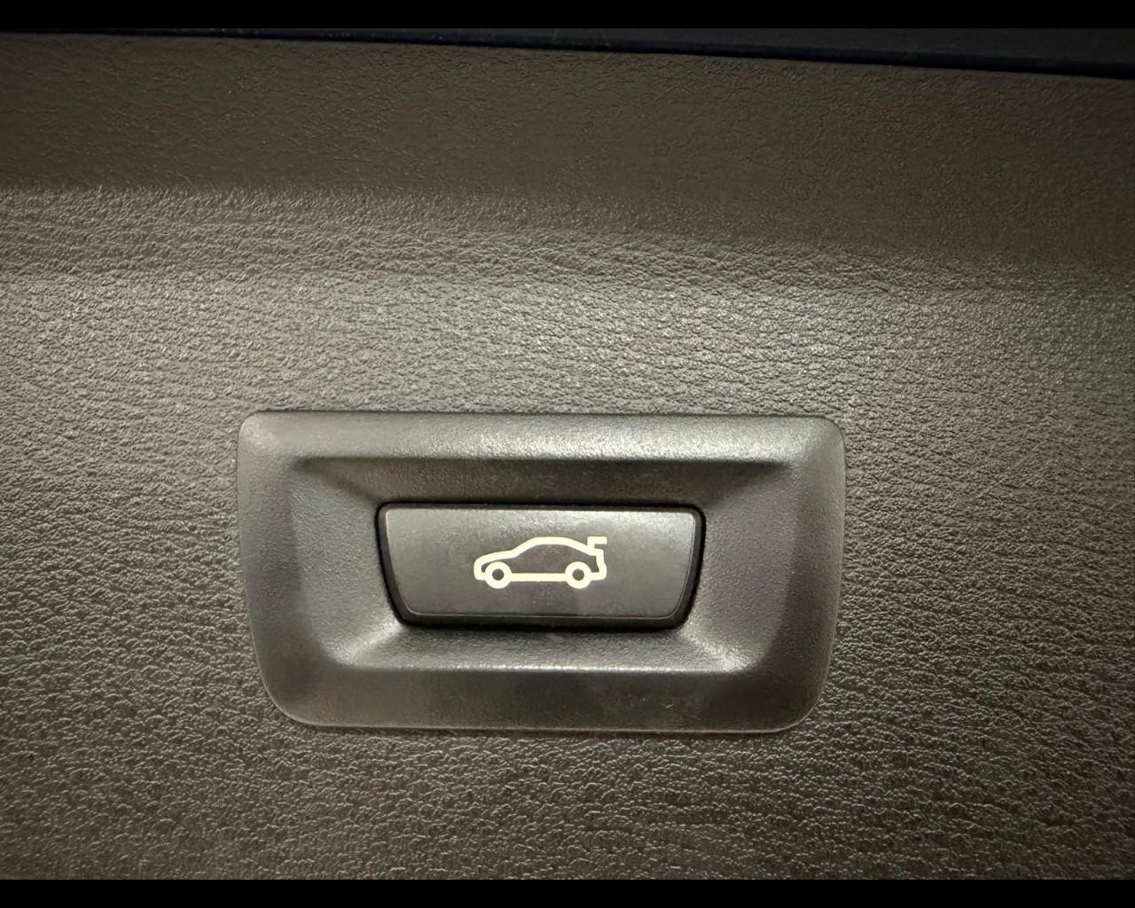 BMW X1 (F48) - X1 sDrive18d xLine