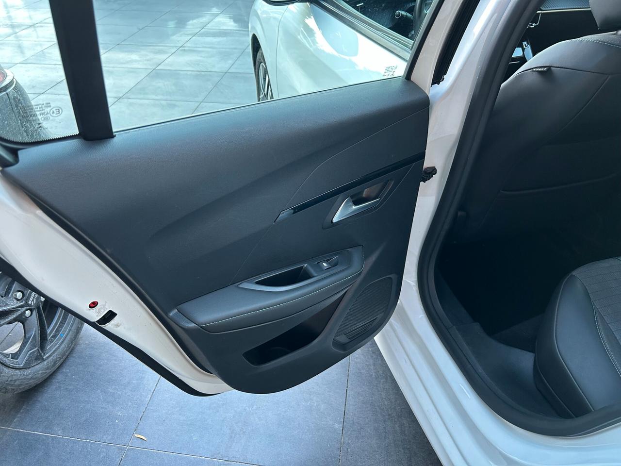 Peugeot 208 BlueHDi Stop&Start 5 porte Allure