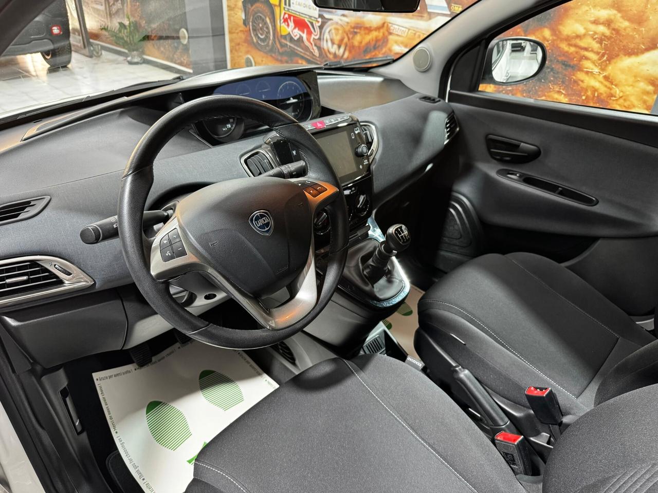 Lancia Ypsilon 1.0 FireFly 5 porte S&S Hybrid Gold