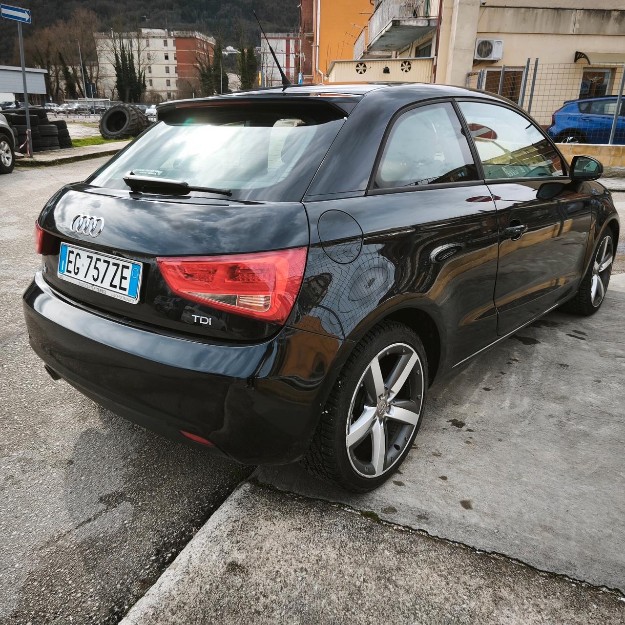 Audi A1 1.6 TDI 105 CV Ambition 3 p E5