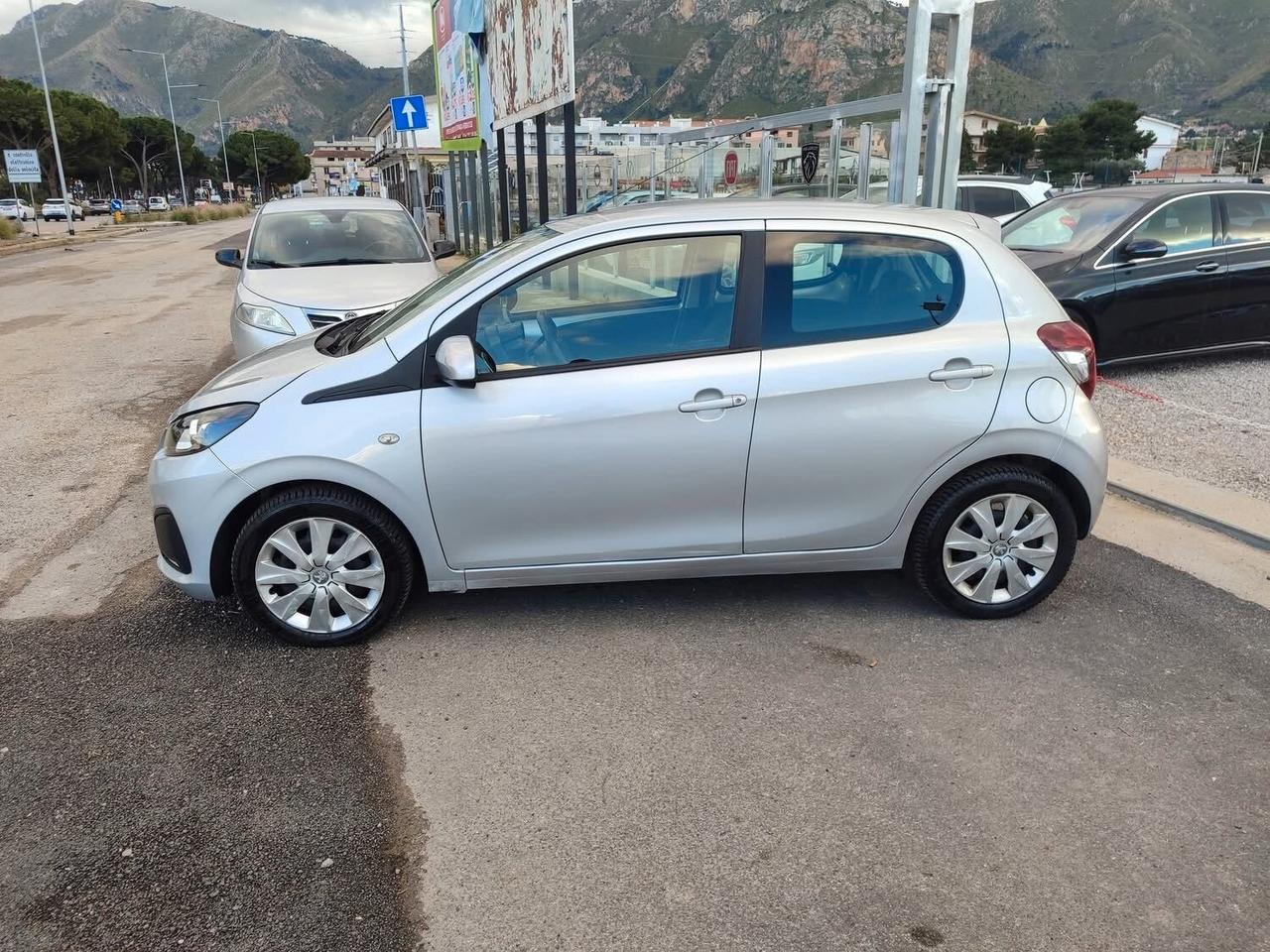 Peugeot 108 PureTech 82 5 porte Allure