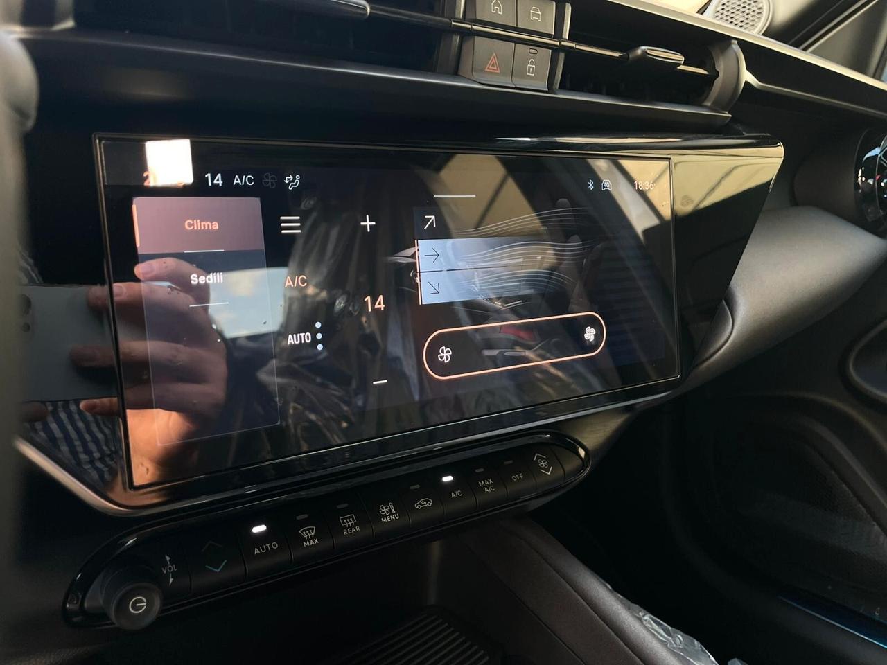 Alfa Romeo Junior 1.2 136 CV Hybrid eDCT6 Speciale