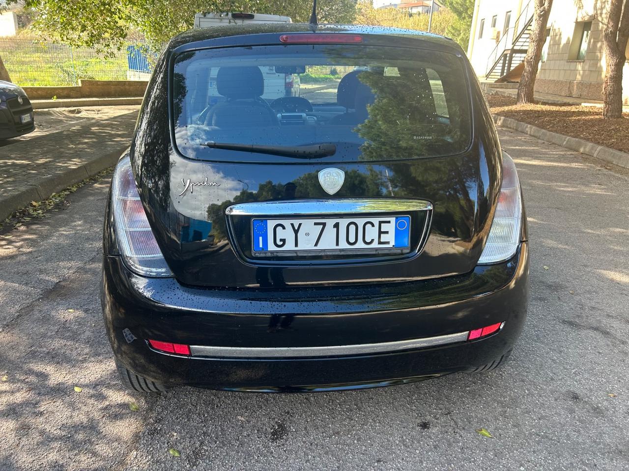 Lancia Ypsilon 1.3 MJT 75 CV Platino