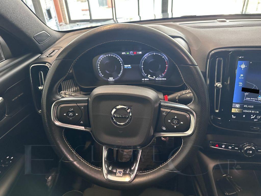 VOLVO - XC40 - D3 R-design