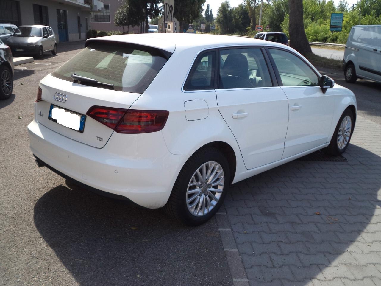 Audi A3 SPB 1.6 TDI clean diesel Ambition