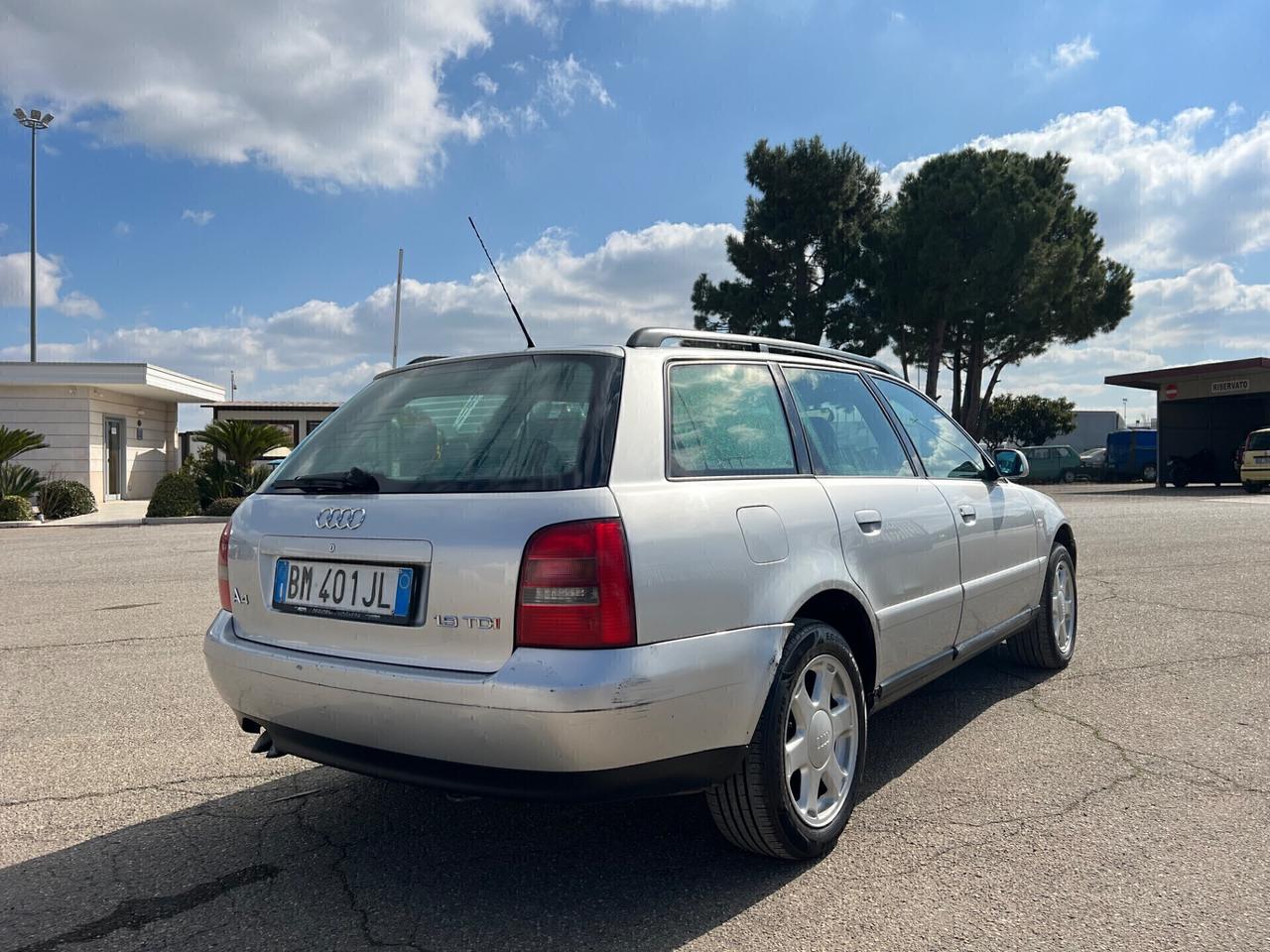 Audi A4 1.9 TDI 110cv Avant Advance - 2000