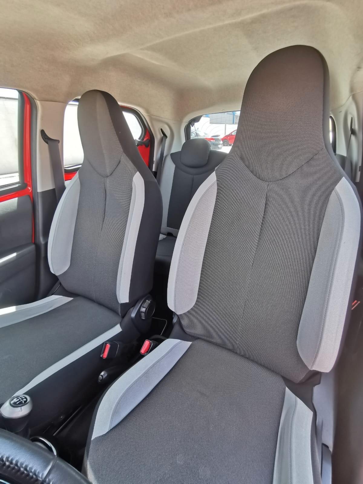 Toyota Aygo 1.0 VVT-i 69 CV 5P. x-cool 2014