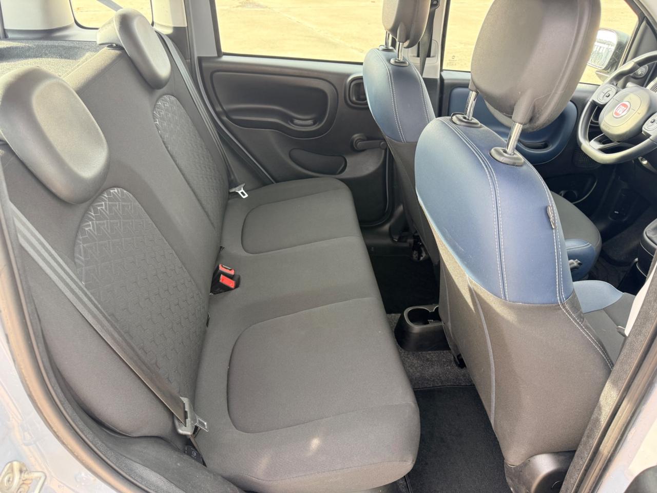 Fiat Panda 1.0 S&S Hybrid City Cross “POCHI KM”