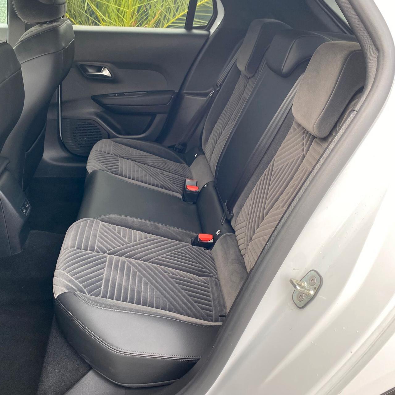 Lancia Ypsilon Hybrid e-DCT LX