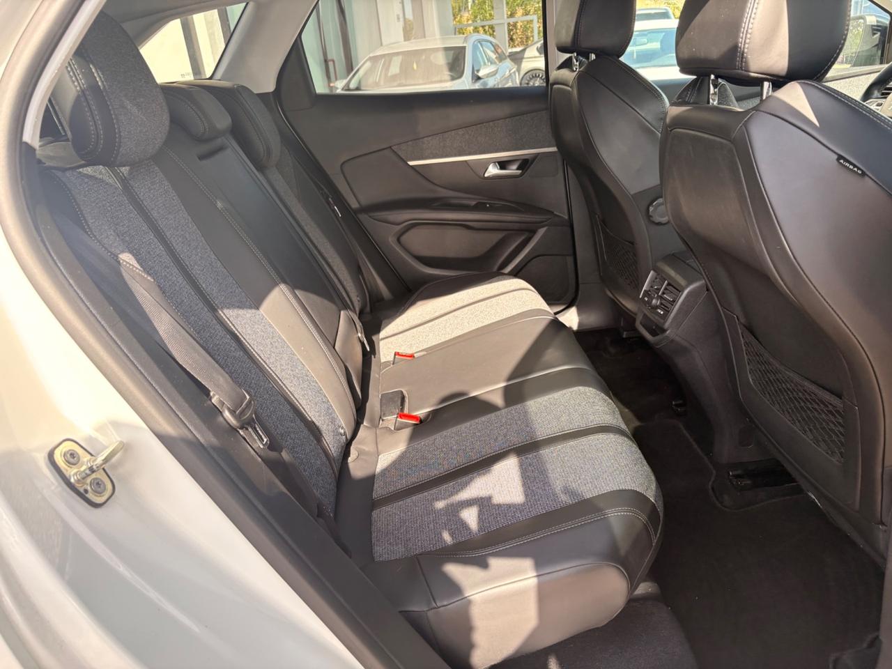 Peugeot 3008 BlueHDi 130 S&S Active