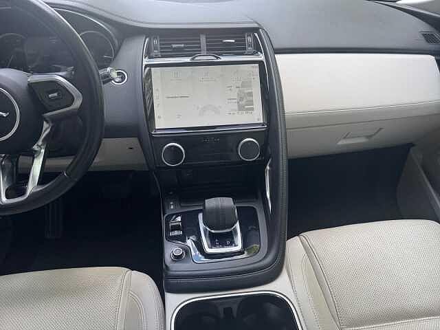 Jaguar E-PACE 2.0D I4 163 CV AWD Auto S iva esposta