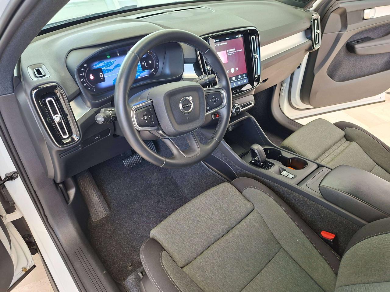 Volvo XC40 2.0 b3 CORE Aut 2 ANNI GARANZIA AYVENS