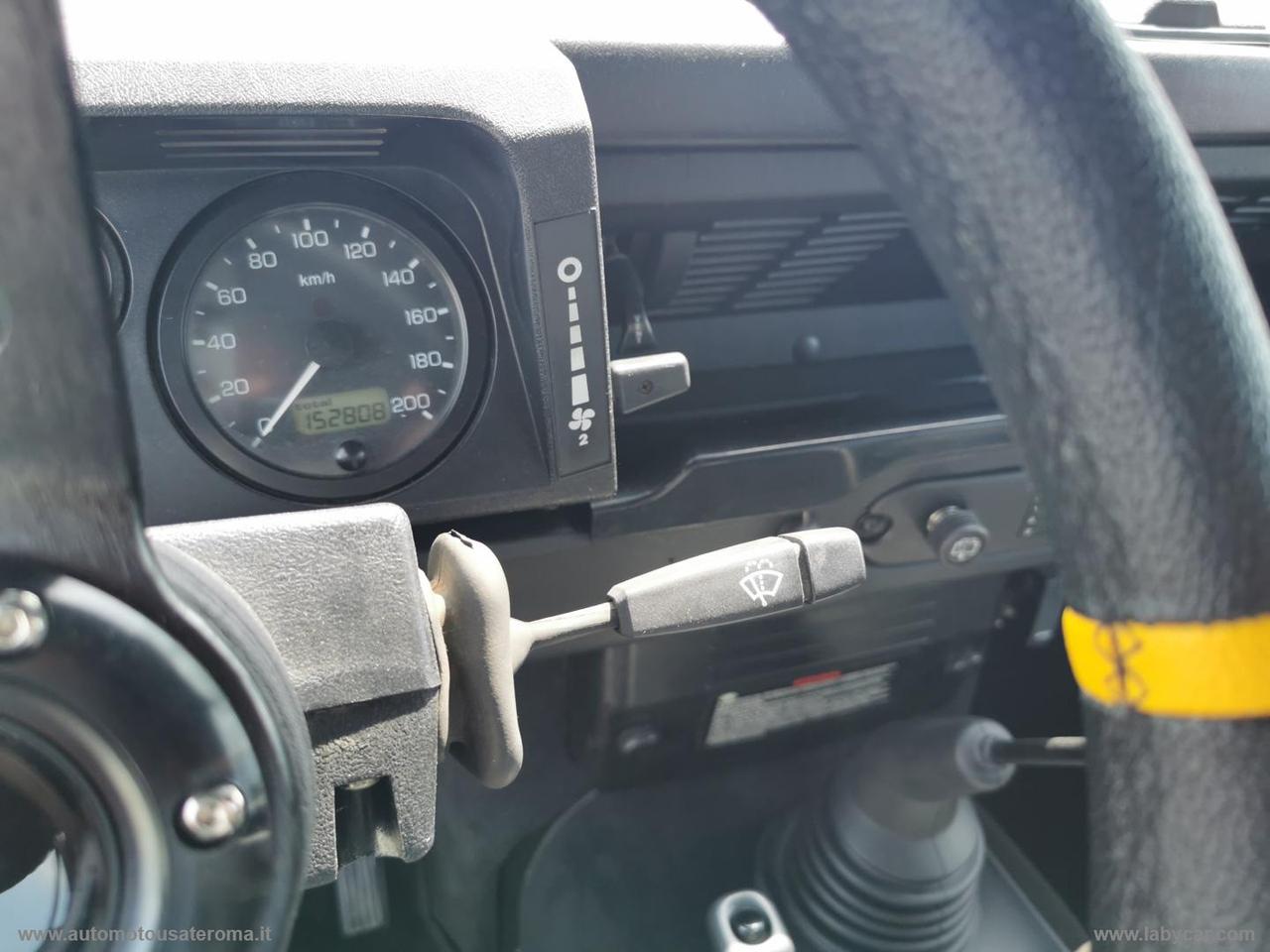 LAND ROVER Defender 90 2.5 Td5 Soft-Top