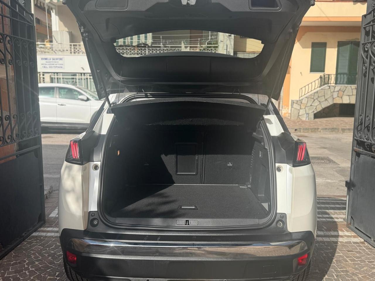 Peugeot 3008 BlueHDi 130 S&S EAT8 Allure
