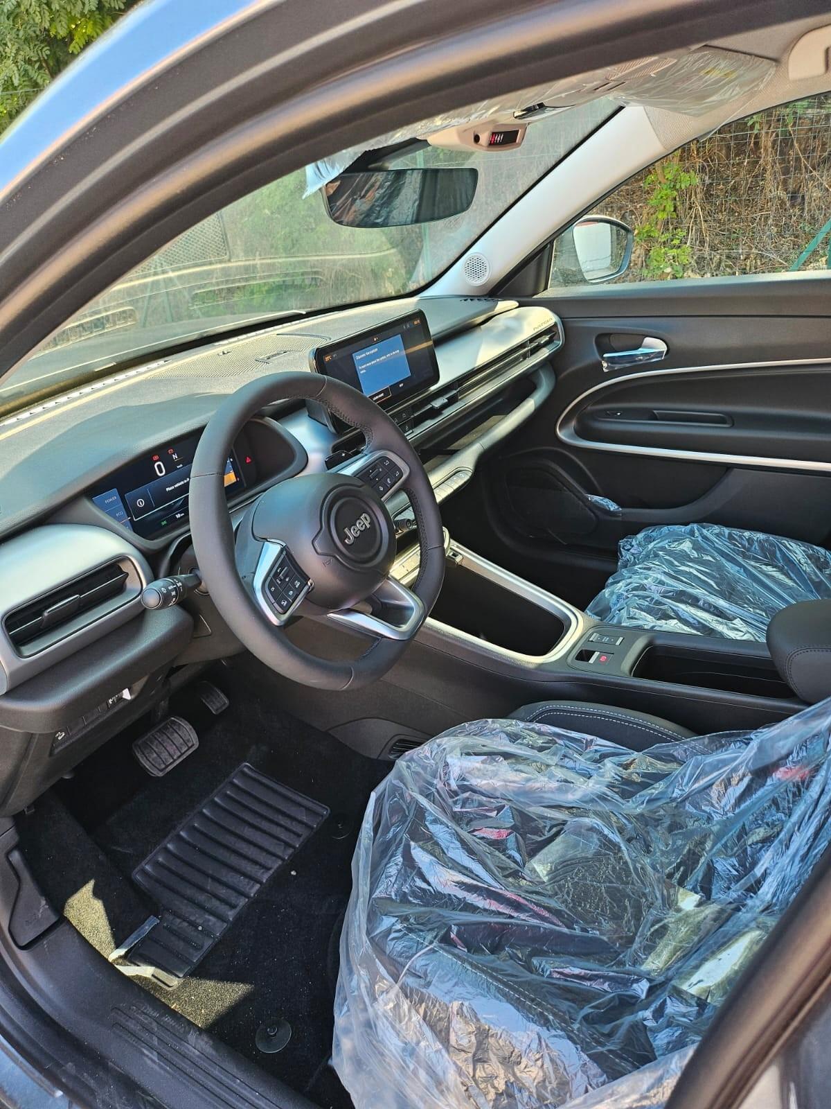 Jeep Avenger 1.2 Turbo 100 CV MHEV Summit