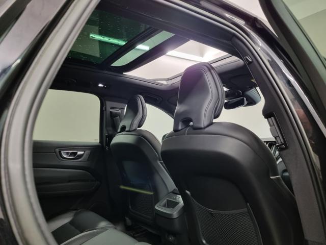 VOLVO XC60 B4 automatico Plus Dark