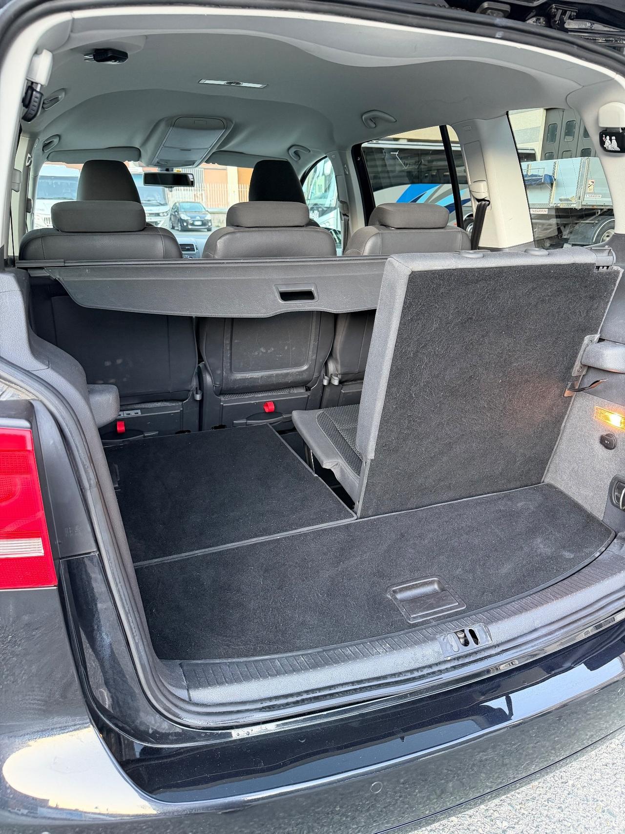 Volkswagen Touran 1.2 TSI BENZINA - 7 POSTI NEOPATENTATI