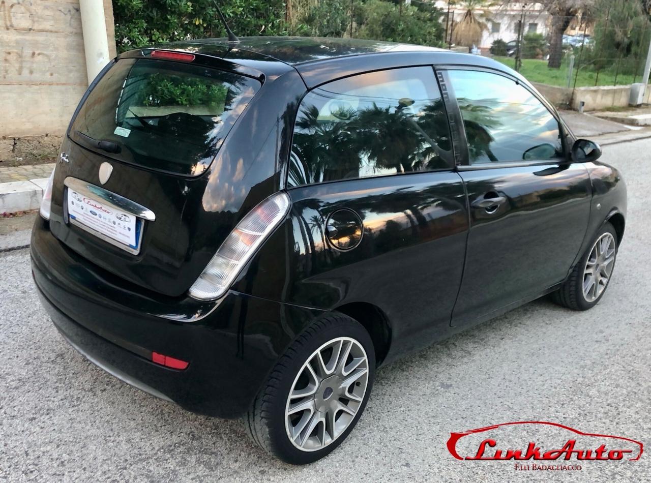 Lancia Ypsilon 1.2 Momo Design 60CV