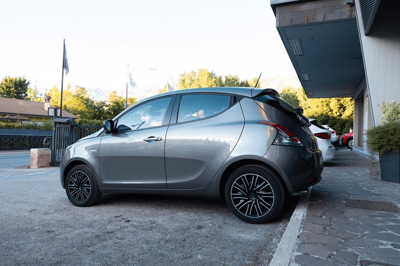 Lancia Ypsilon 1.0 Hybrid Gold 70 CV
