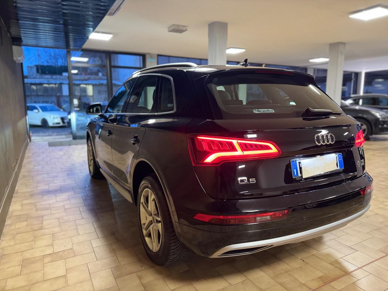 Audi Q5 2.0 TDI quattro S tronic Business Sport