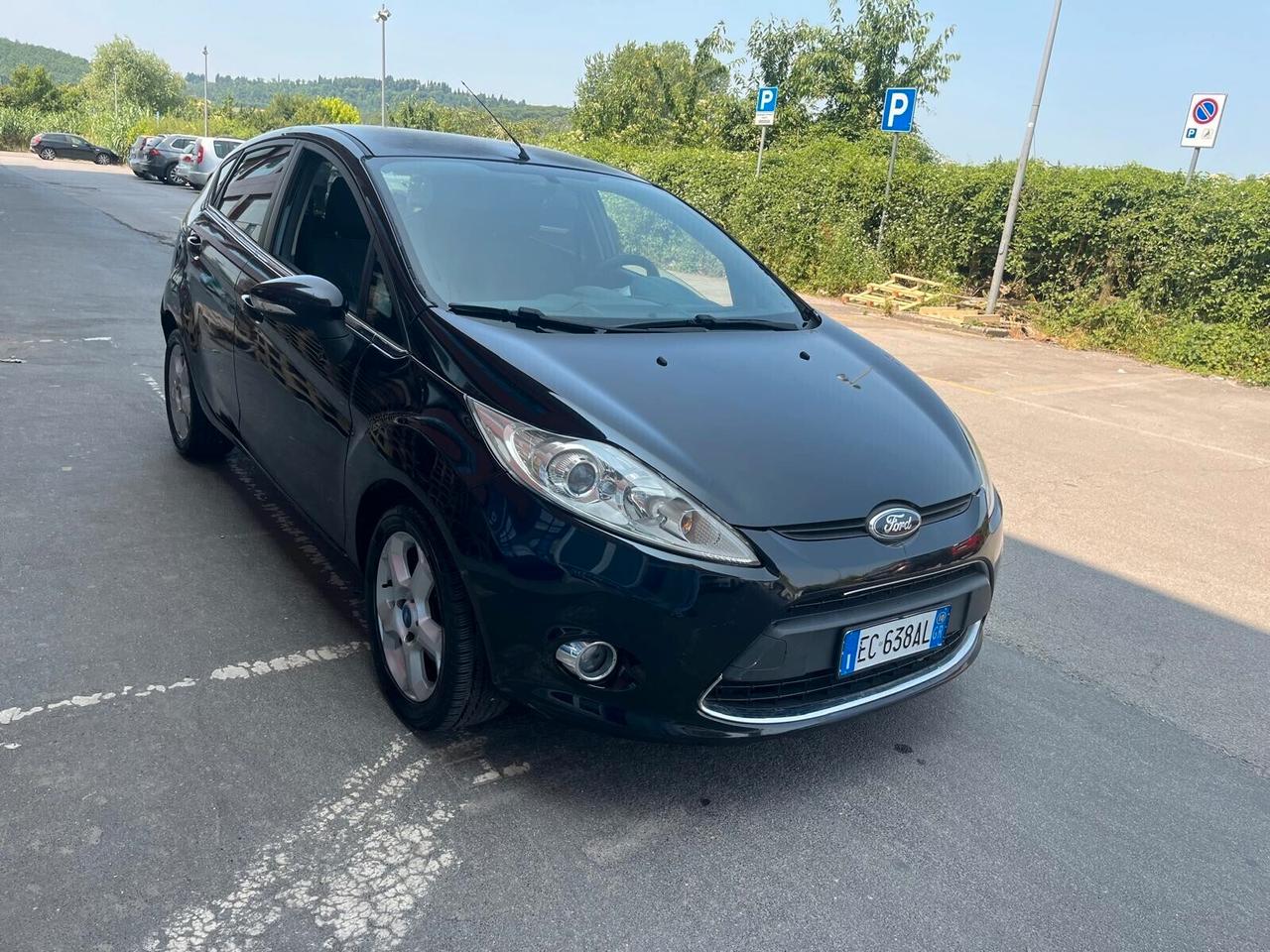 Ford Fiesta 1.4 TDCi 70CV 5 porte Titanium