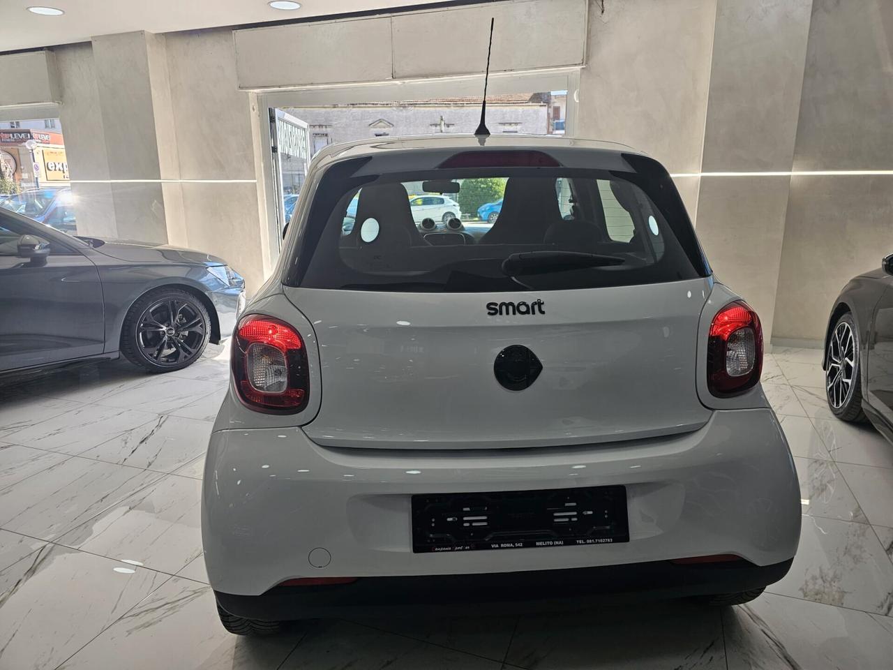 NUOVA SMART FORFOUR PASSION EDITION 1.0 TURBO BENZ 71CV BLACK LINE