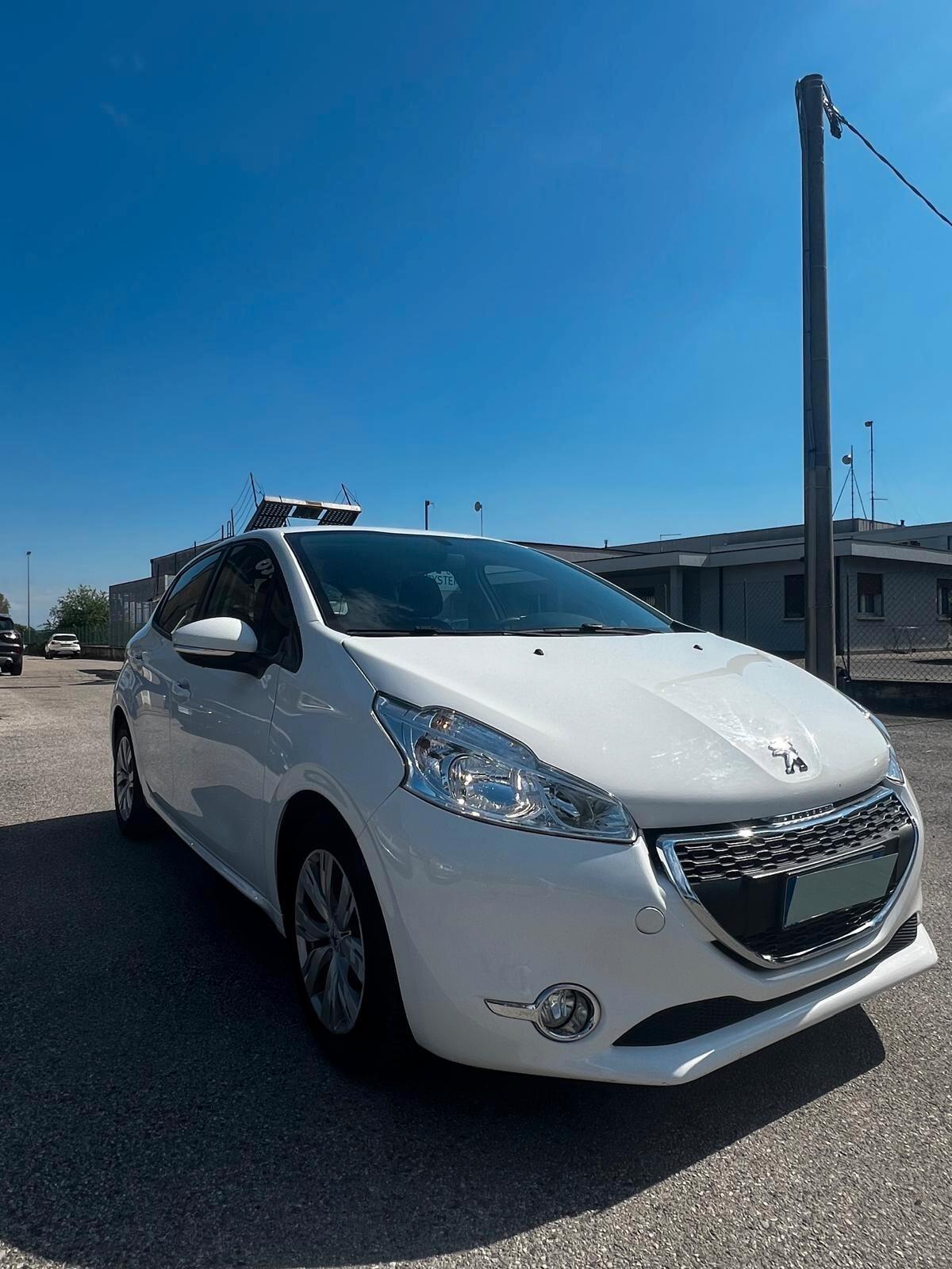 Peugeot 208 ALLURE