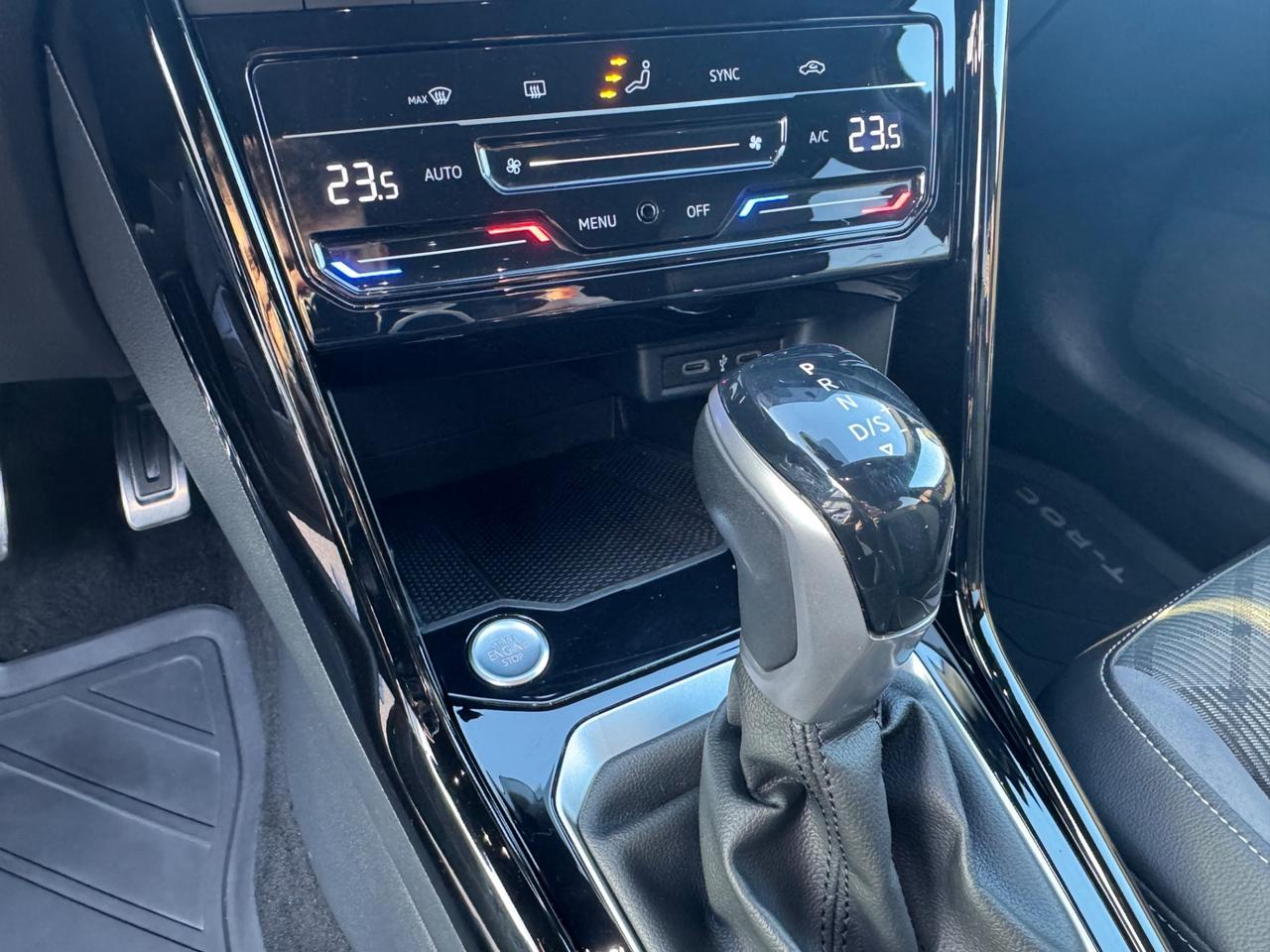 Volkswagen T-Roc 2.0 TDI SCR 150 CV DSG R-Line Full Black