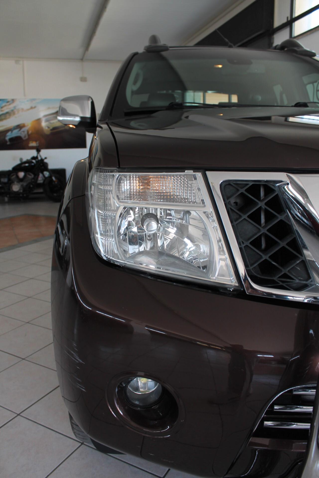 Nissan Navara 3.0 dCi 4 porte Double Cab LE V6
