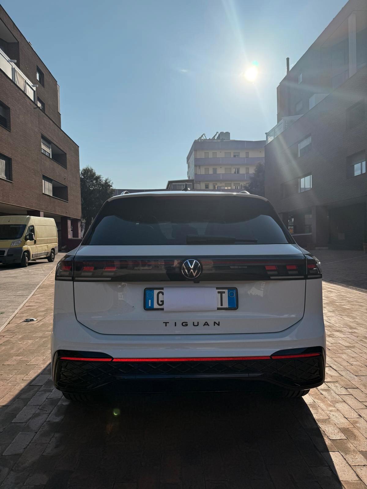 Volkswagen Tiguan 2.0 TDI 150 CV SCR DSG R-Line