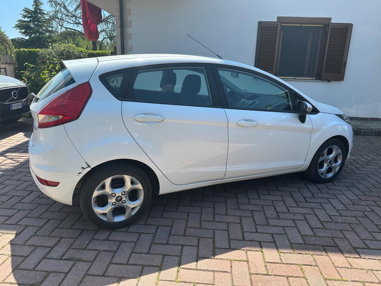 Ford Fiesta 1.4 16V 5p. Bz.- GPL Titanium Bs.