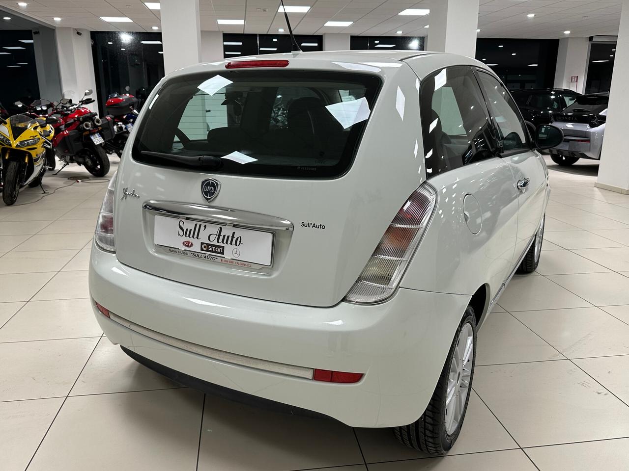 Lancia Ypsilon 1.2 69 CV Unyca - 2011