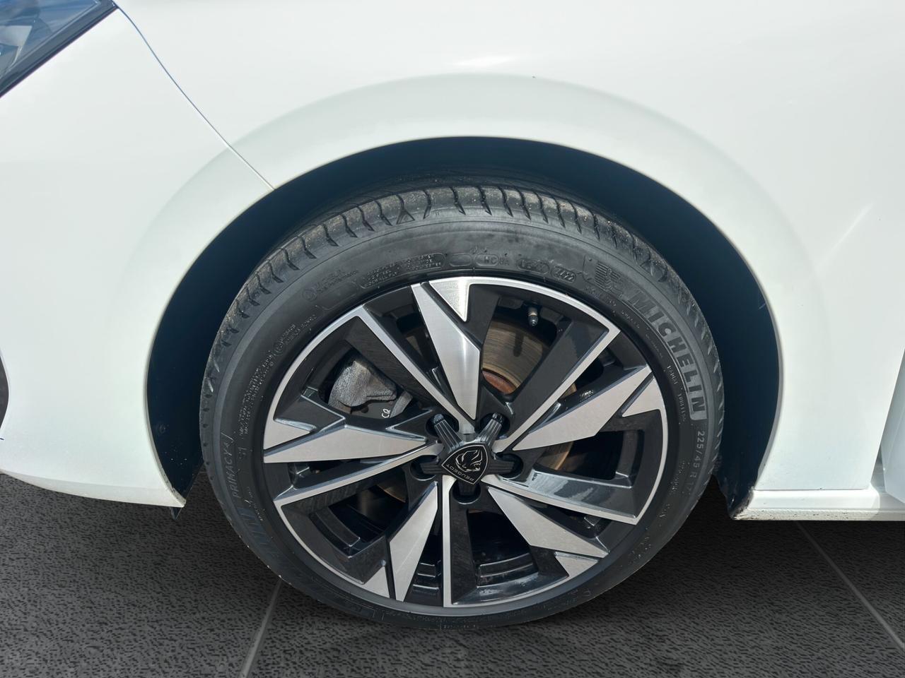Peugeot 308 BlueHDi 130 S&S EAT8 Allure