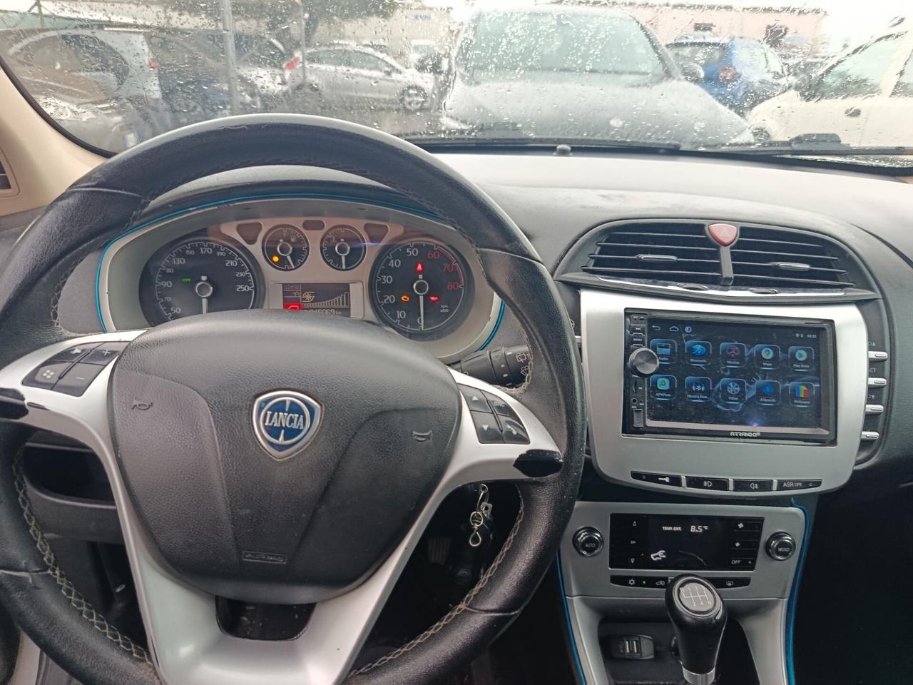 Lancia Delta 1.4 T-JET GPL