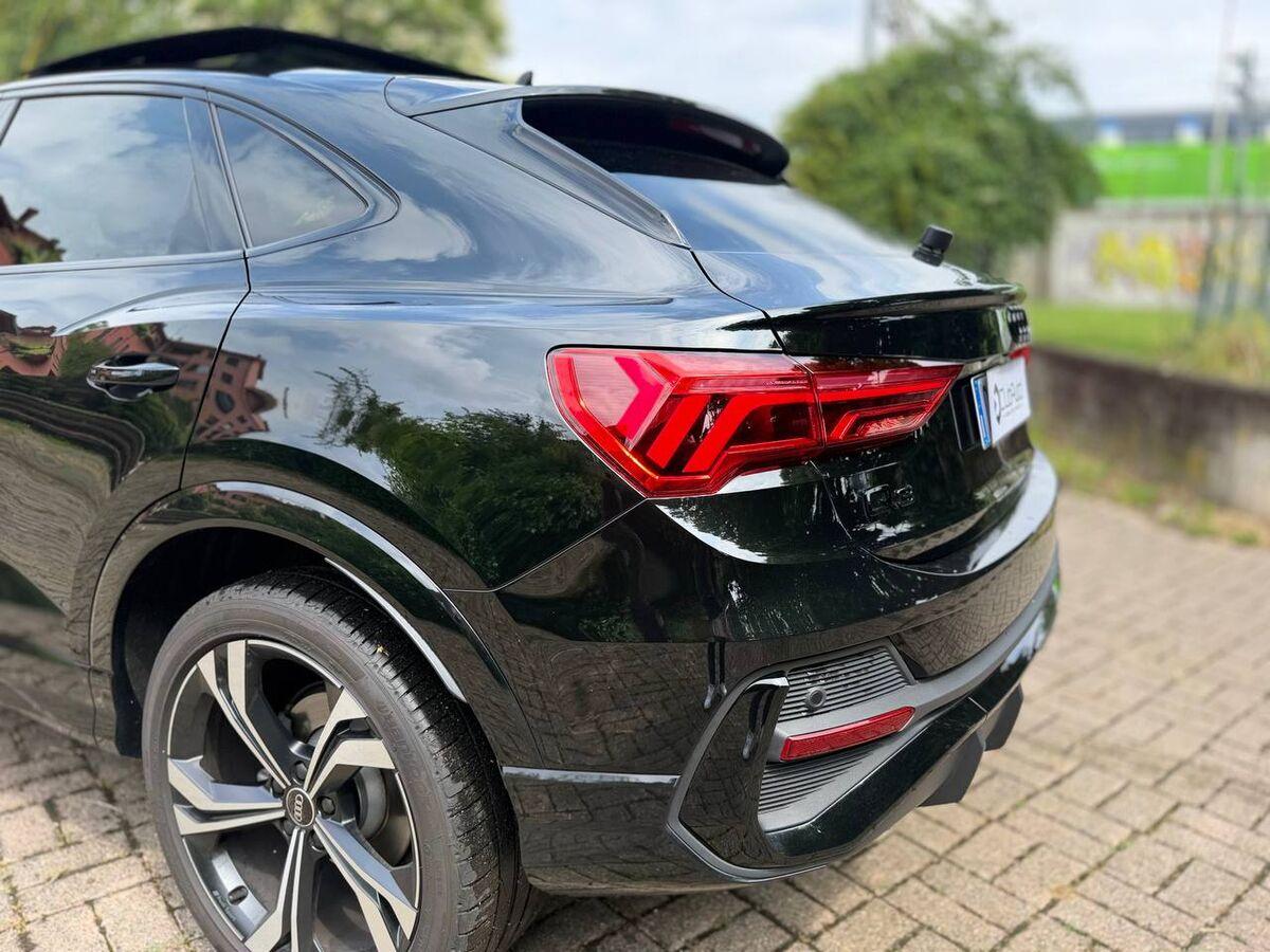 Audi Q3 Sportback 35 1.5 tfsi Identity Black s-tronic