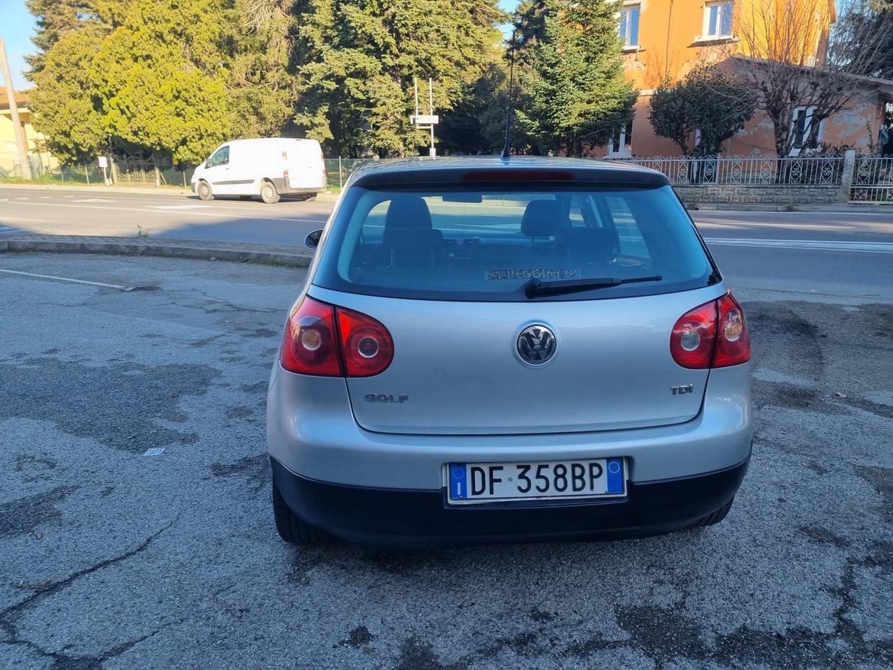 Volkswagen Golf 1.9 TDI DPF 5p. DSG Sportline