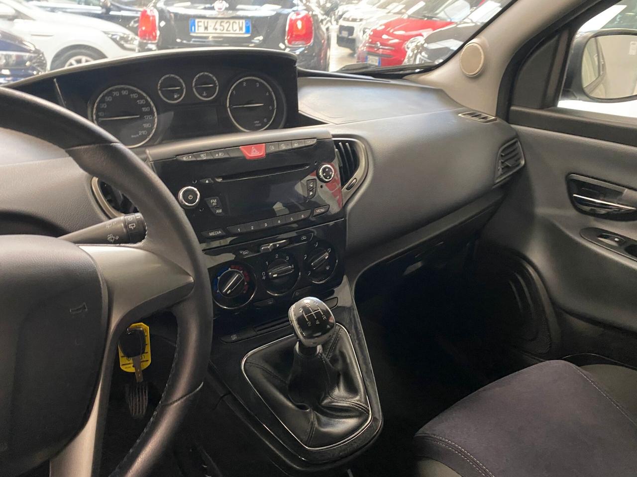 Lancia Ypsilon 1.3 MJT 16V 95 CV 5 porte S&S Silver