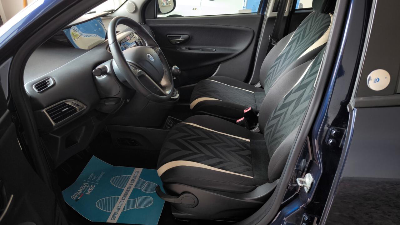 Lancia Ypsilon 1.2 69 CV 5 porte GPL Ecochic Silver