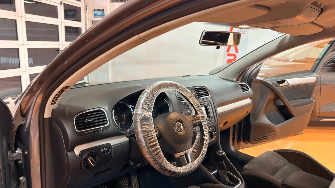 Volkswagen Golf 1.6 TDI 5p. Highline BlueMotion
