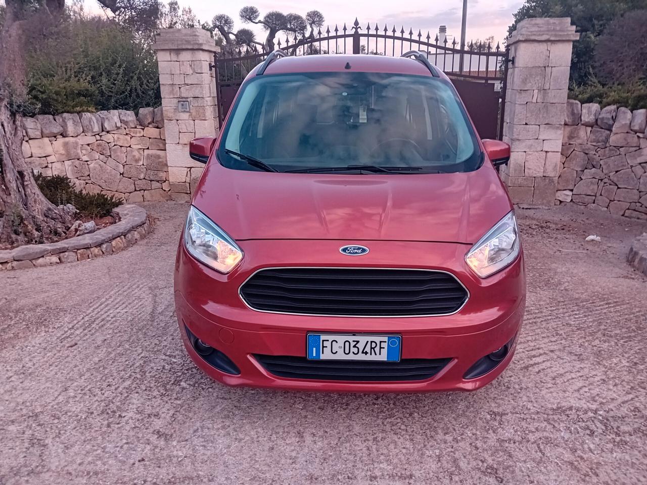 Ford Tourneo Courier 1.0 EcoBoost 100 CV Titanium