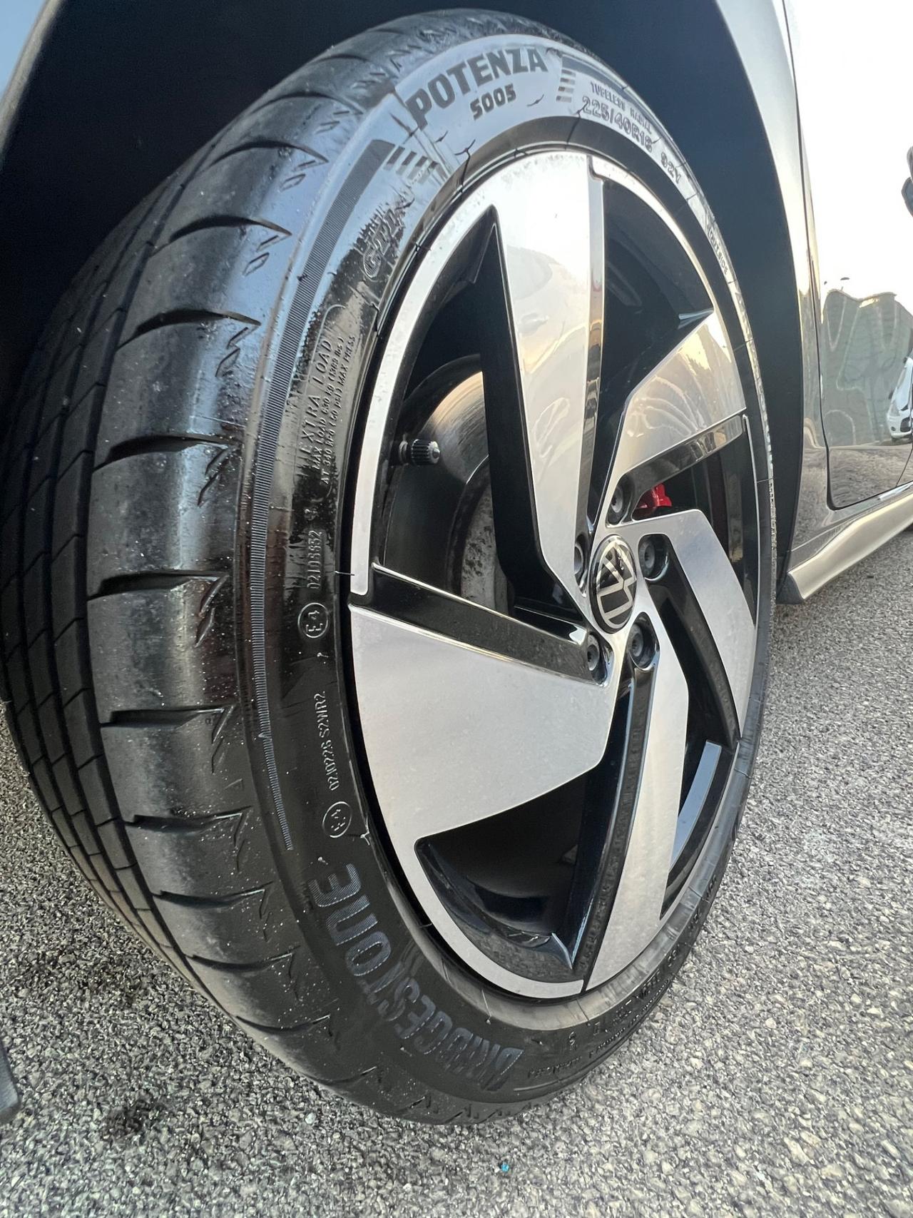Volkswagen Golf GTI 2.0 TSI DSG