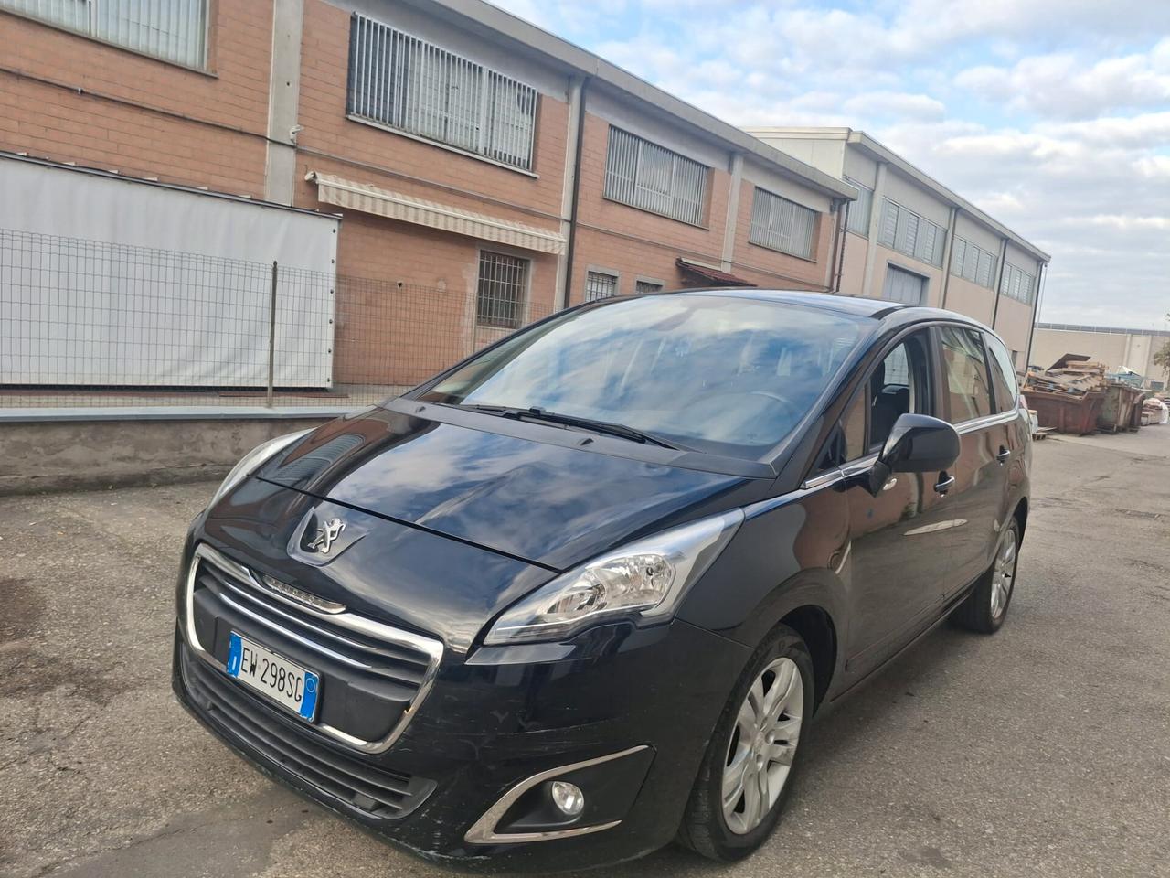 Peugeot 5008 1.6 HDi 115CV Allure 7 POSTI
